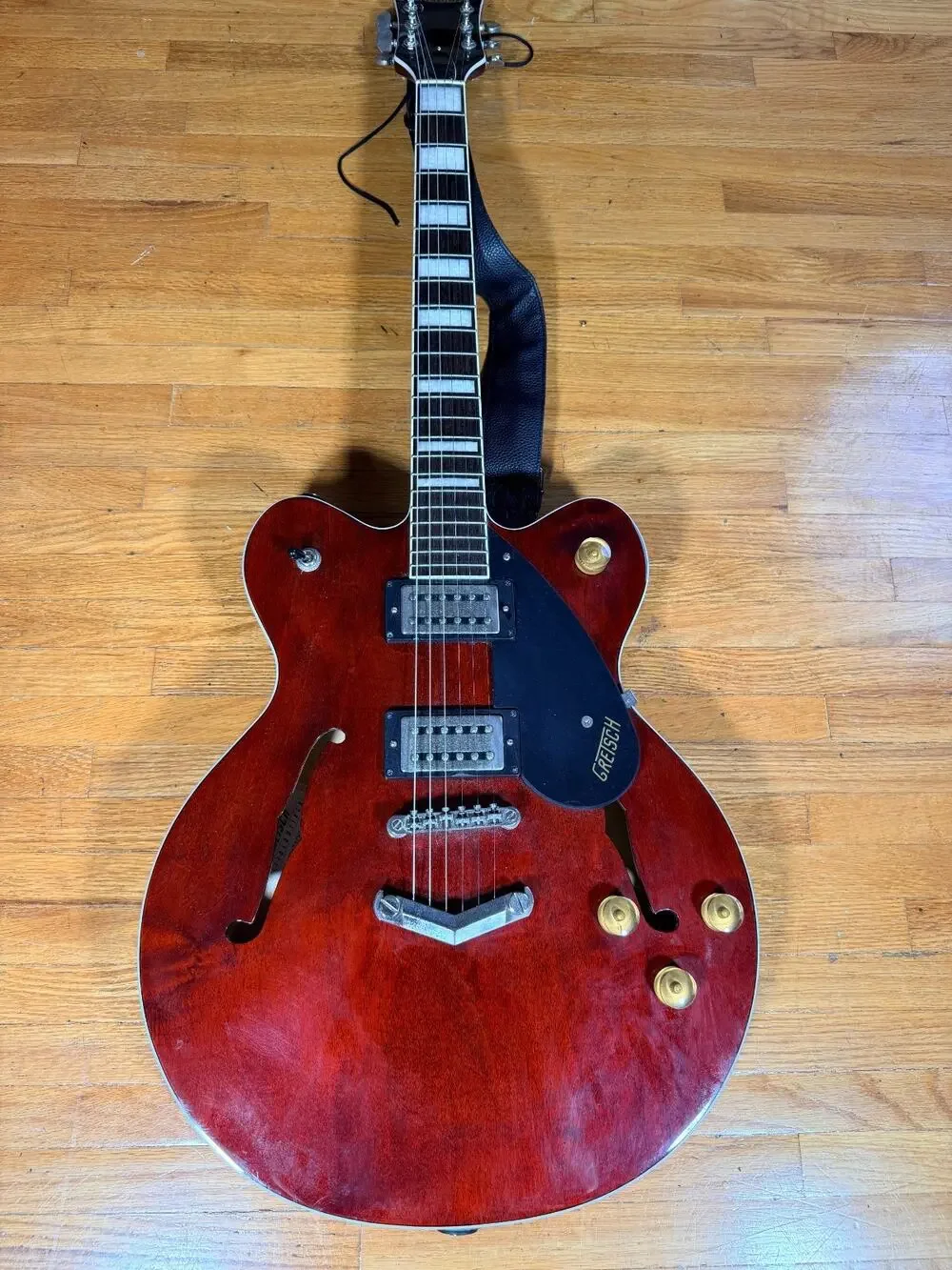 Gretsch G2622 Streamliner Center Block Semi-Hollow Electric Guitar Cherry
